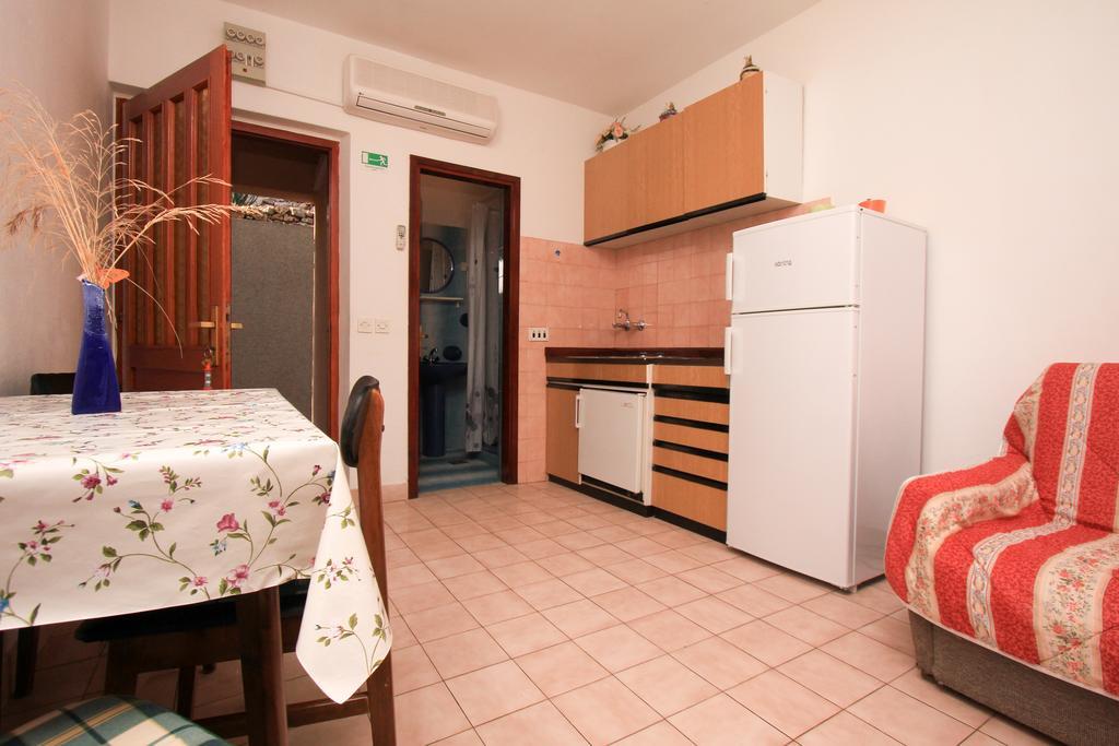 Apartments Lea Prizba Ruang foto